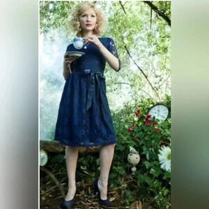 Shabby Apple- beautiful lace dress